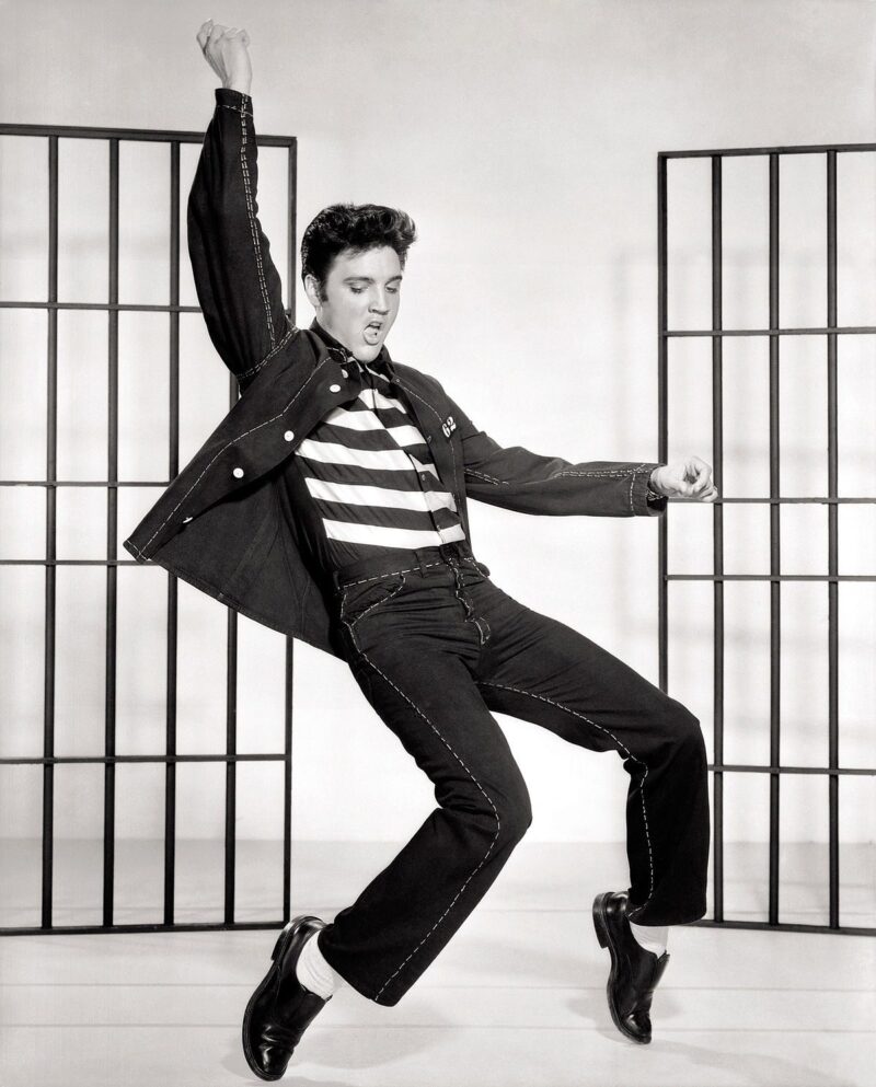 Image of Elvis on his toes